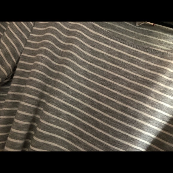 Grey white striped top - Picture 2 of 4